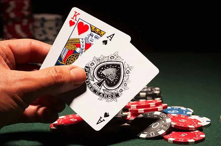 Card games: from poker to kyogi-karuta, a sport that belongs in championships
