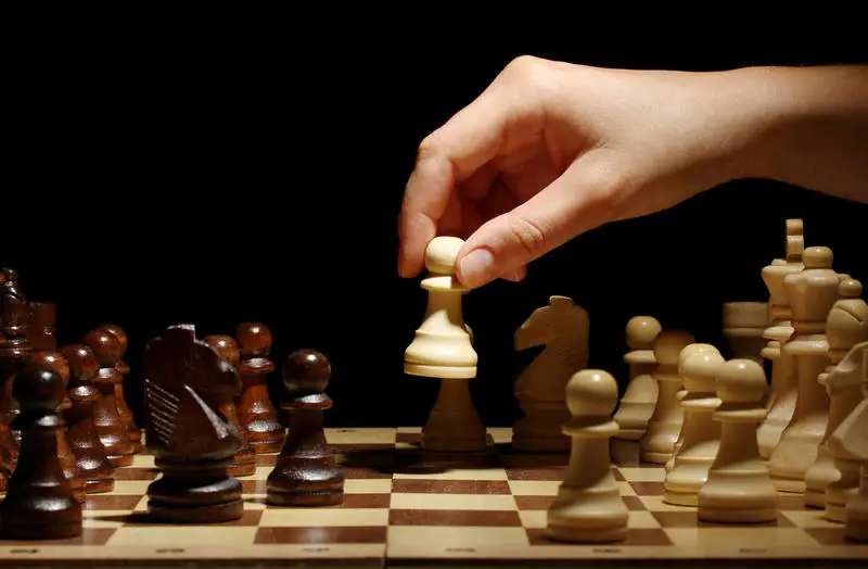 Tactics in the service of strategy: how to win pieces and games